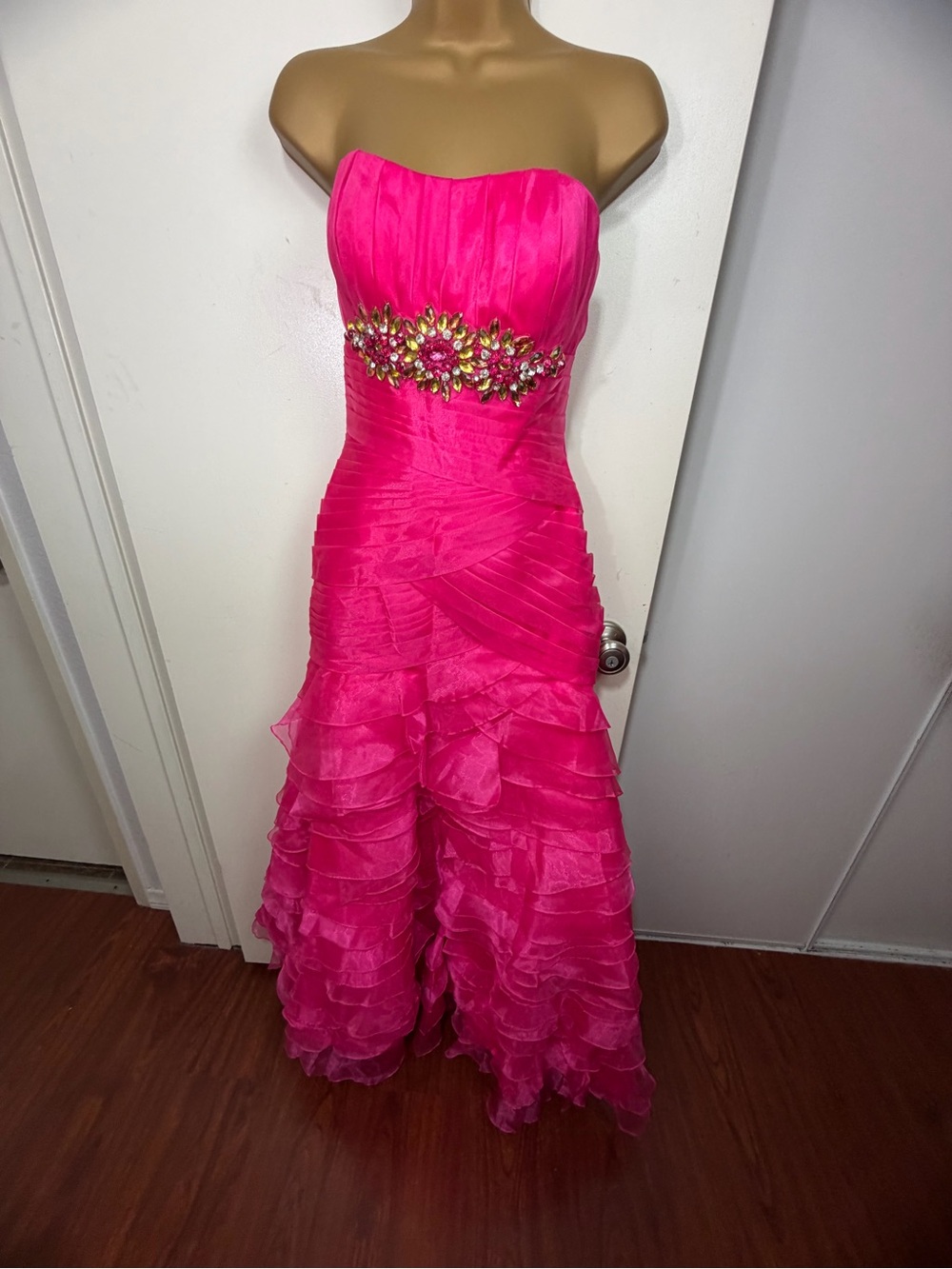 May Queen Couture Vintage Strapless Barbie Hot Pink Beaded Ruffle Gown NWOT 6 - Picture 6 of 16